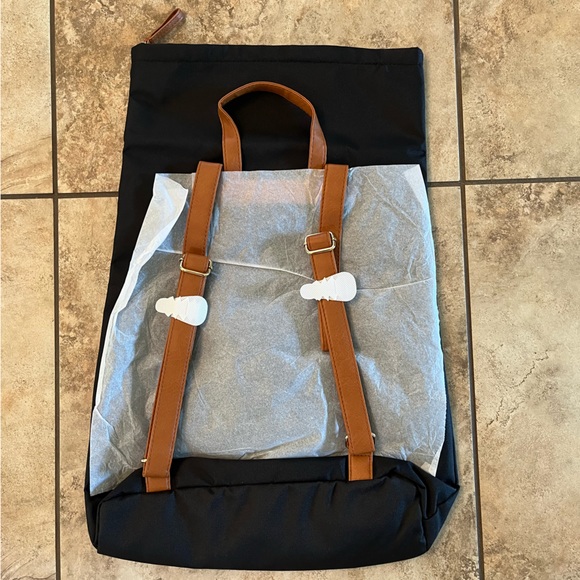 DSW Backpack NWOT - Picture 2 of 4